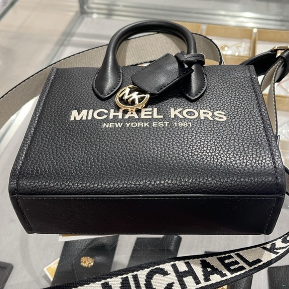 MICHAEL KORS
Mirella Extra-Small XS Shopper XBody Crossbody Bag
NWT - Picture 14 of 16